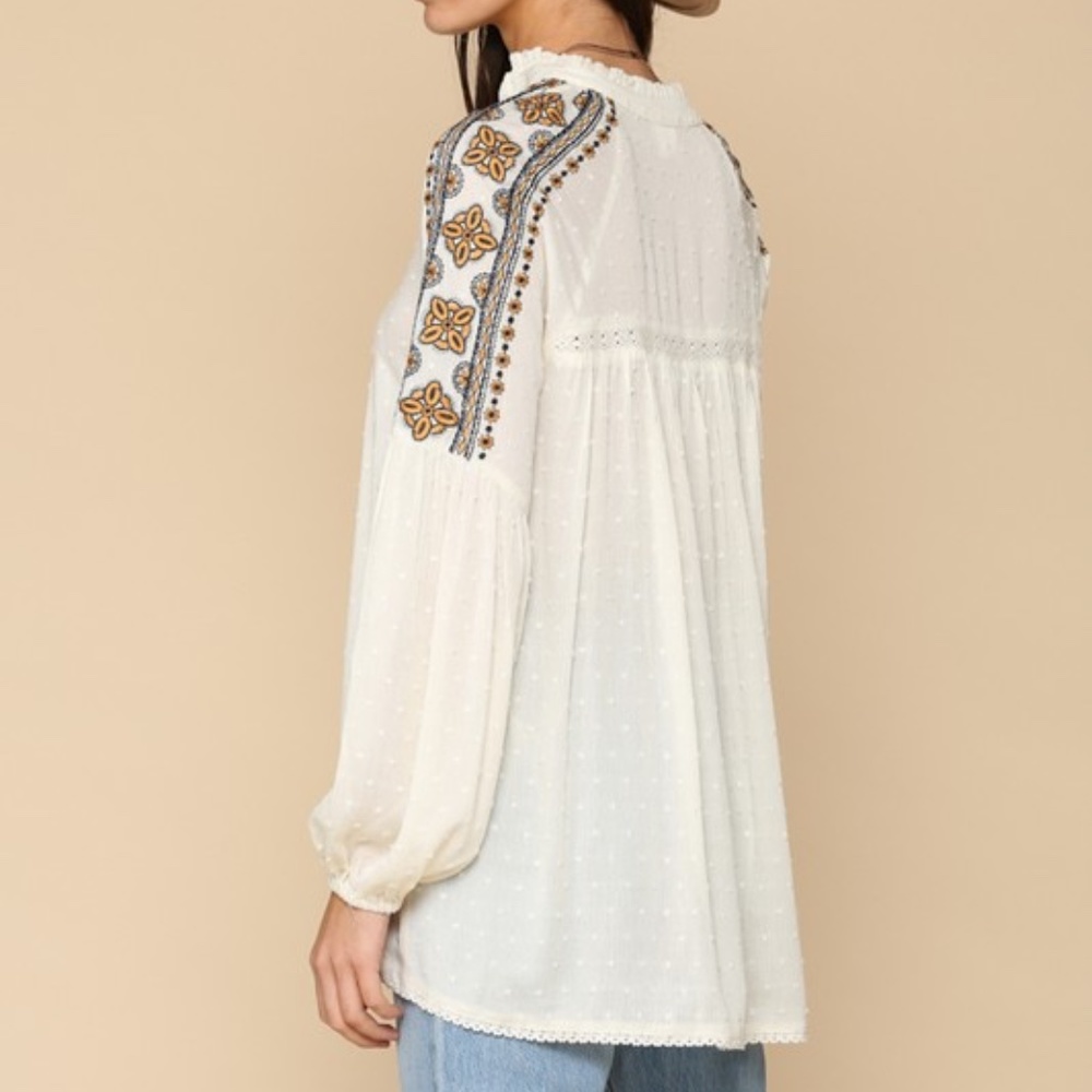 Last 1! NWT Crinkle Dot Embroidered Top - Picture 6 of 8